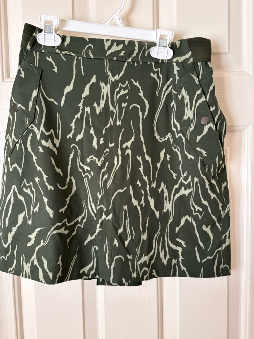 Athleta Green & Cream Patterned Skort